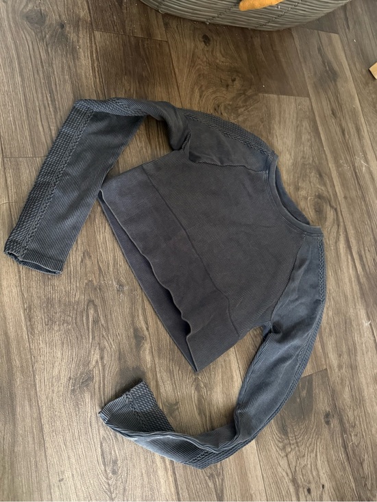 aerie Tops - Offline by aerie Cropped Ribbed Long Sleeve Top in Charcoal Gray